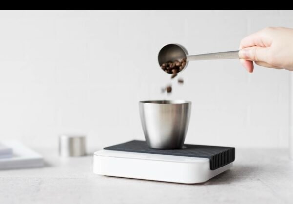 Acaia Pearl Scale white Coffee Scale White  LED Screen  2000G  Time counter  Units: g/ml/oz  0.1g Reading Scales  High sensitivity  Color : White  Suitable for distillation  USB-C charging  Libra can be linked to the Acaia program.