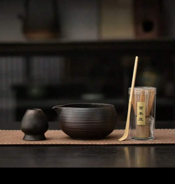 4 pieces/pieces of old glazed Japanese matcha tea set, includes a nozzle matcha bowl, bamboo matcha beattle, matcha spoon, beattle holder, stainless steel features black color (for matcha tea ceremony),